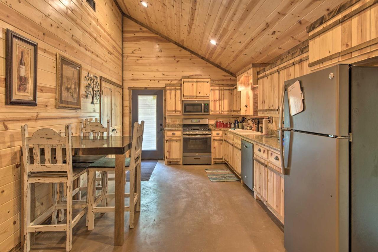Cabin With Hot Tub Near Broken Bow Lake And Hiking Exterior photo