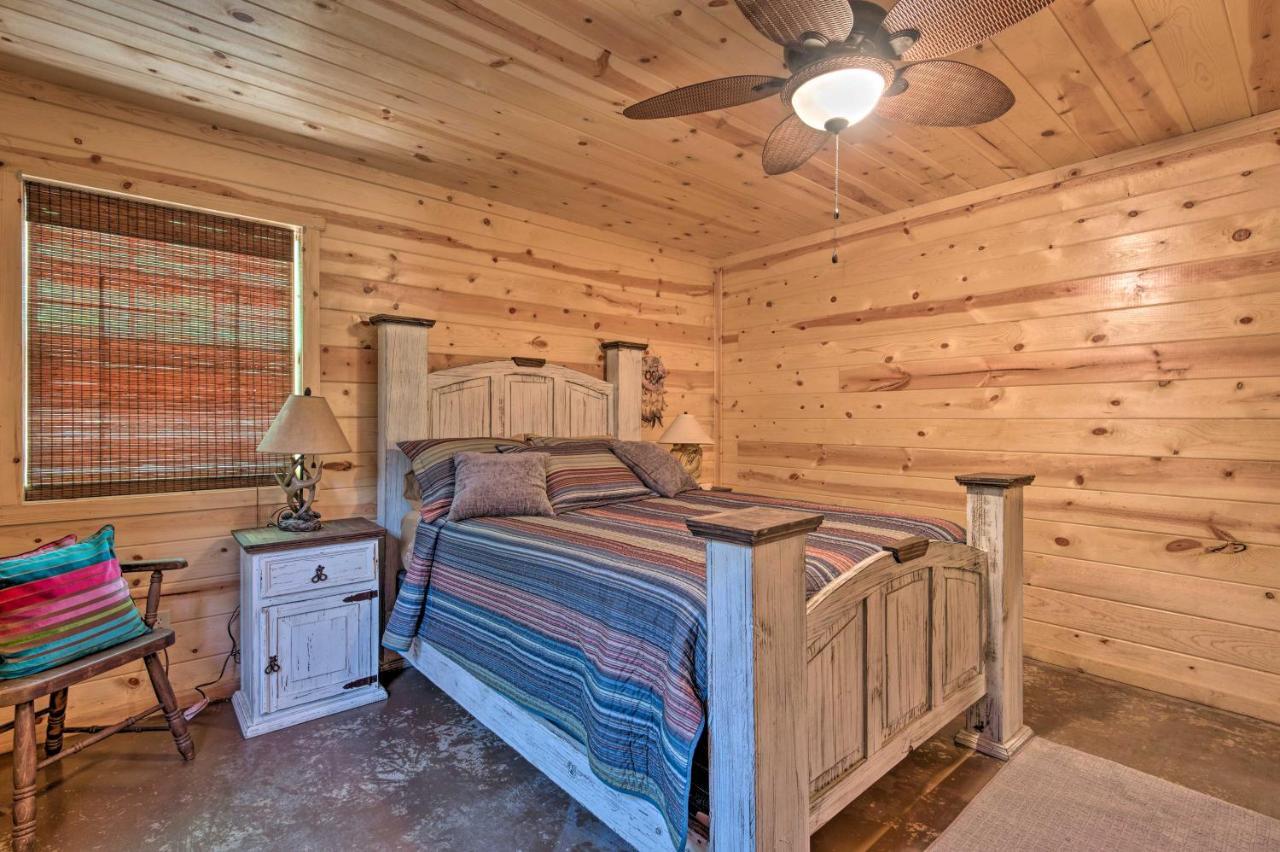 Cabin With Hot Tub Near Broken Bow Lake And Hiking Exterior photo